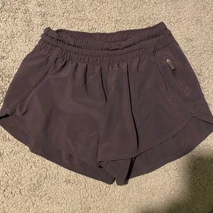 Lululemon tracker shorts
